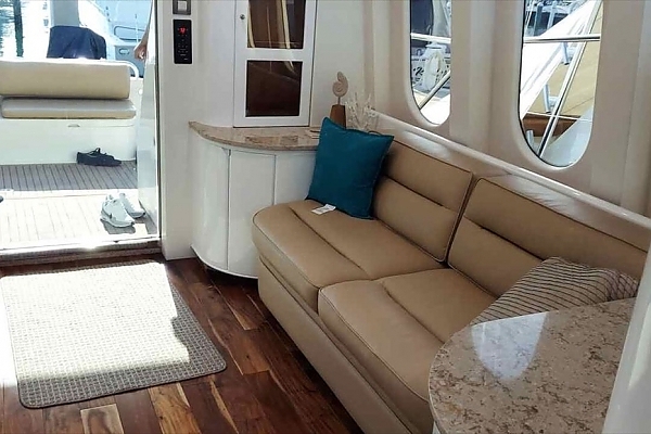 Balancing Functionality and Luxury with Custom Yacht Furniture